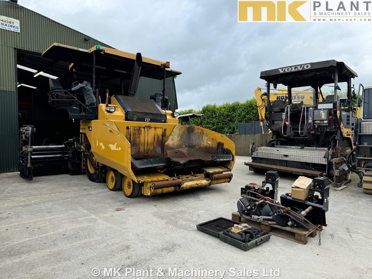 CATERPILLAR AP500F - Асфалтен поплочувач: слика 1 CATERPILLAR AP500F - Асфалтен поплочувач: слика 1