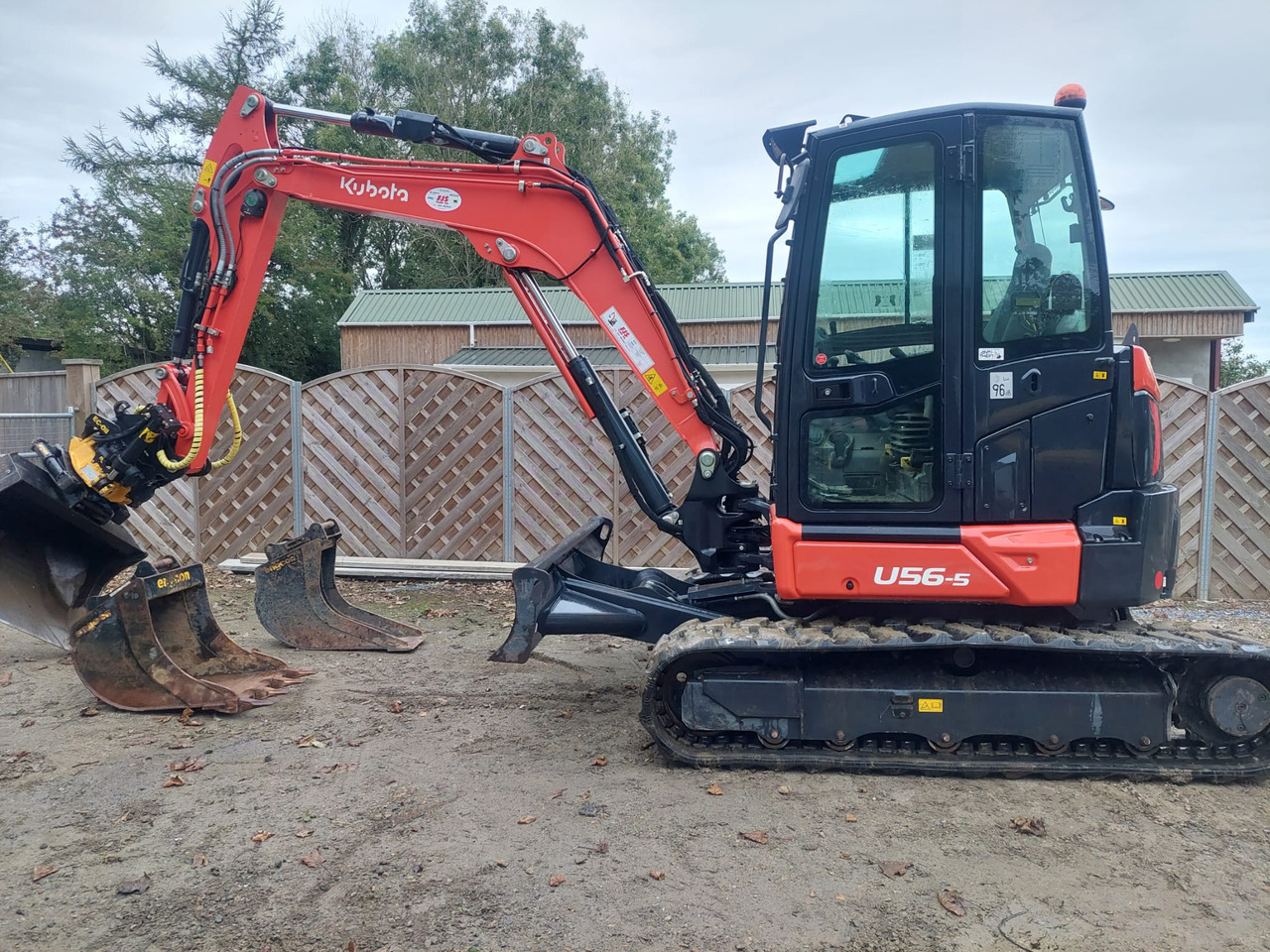 KUBOTA U56-5 - Мини багер: слика 1 KUBOTA U56-5 - Мини багер: слика 1