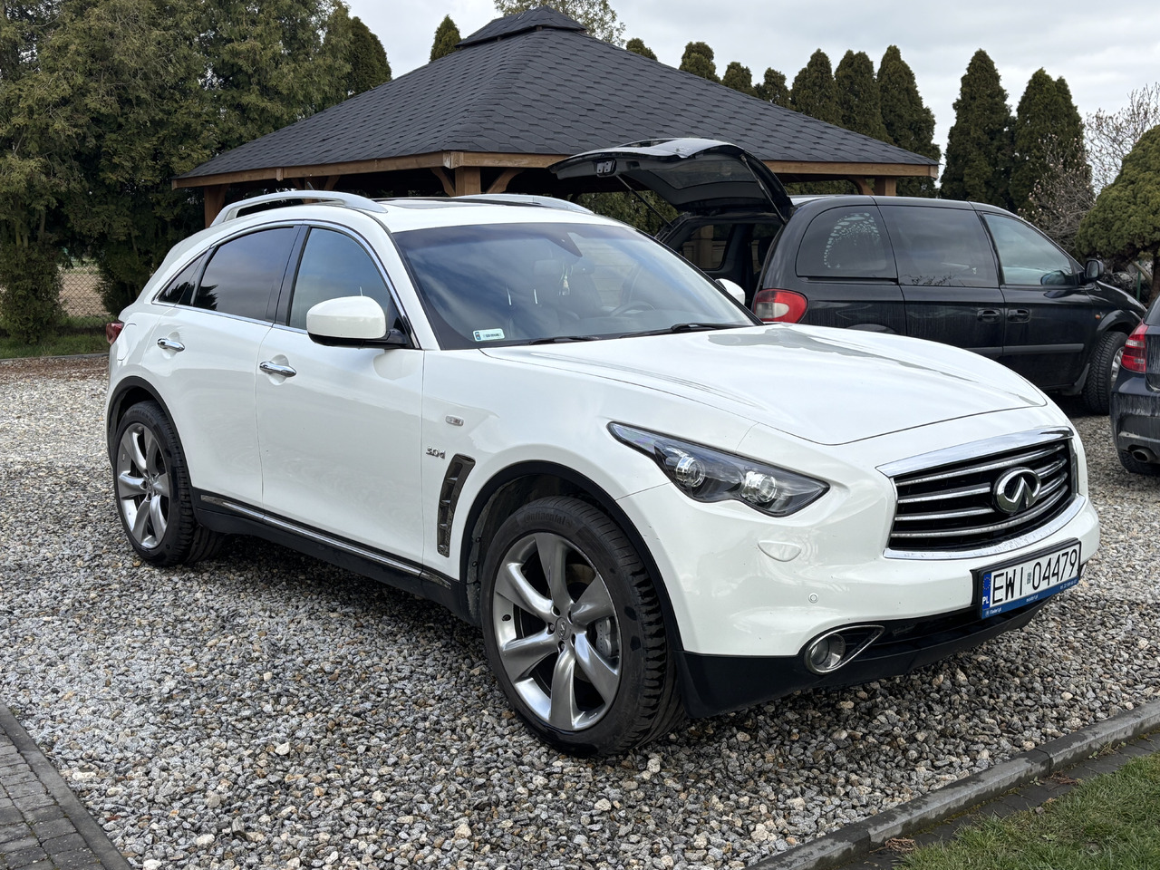 Infiniti QX70 FX30 Diesel V6 Euro6 - SUV: слика 3 Infiniti QX70 FX30 Diesel V6 Euro6 - SUV: слика 3