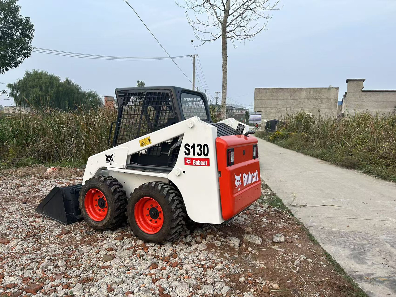 BOBCAT S130 - Компактен натоварувач: слика 4 BOBCAT S130 - Компактен натоварувач: слика 4