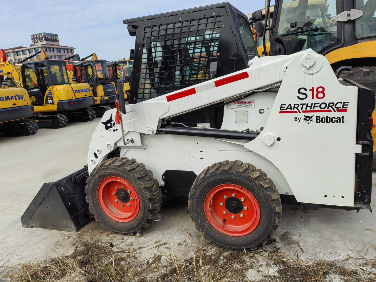 BOBCAT S18 - Компактен натоварувач: слика 1 BOBCAT S18 - Компактен натоварувач: слика 1