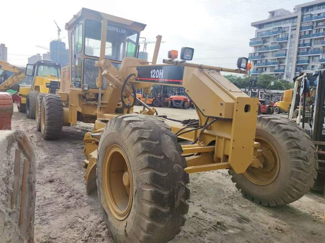 CATERPILLAR 120H - Порамнувач: слика 2 CATERPILLAR 120H - Порамнувач: слика 2