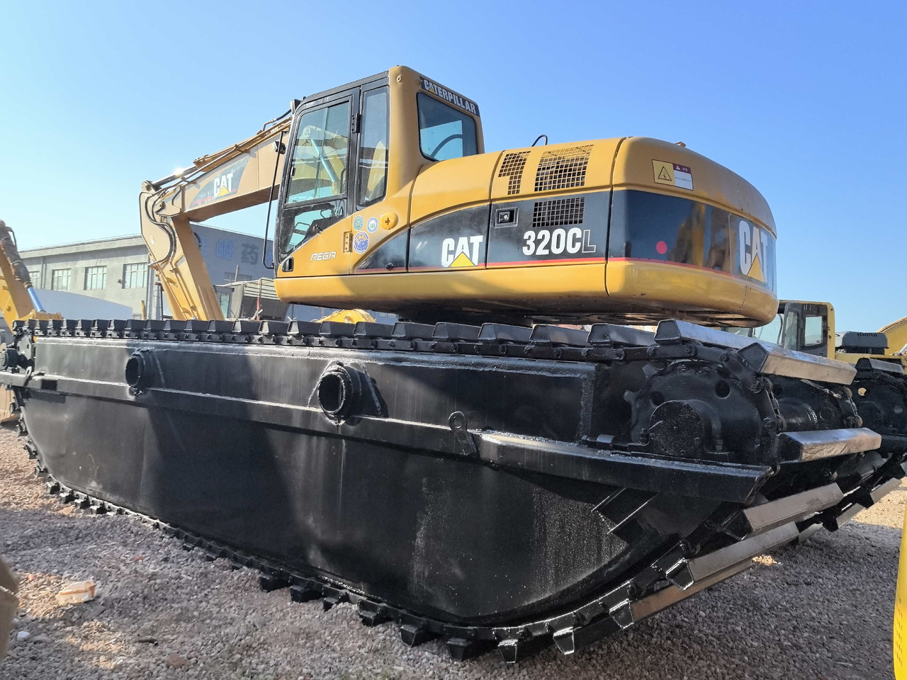 CATERPILLAR 320C - Амфибиски багер: слика 2 CATERPILLAR 320C - Амфибиски багер: слика 2