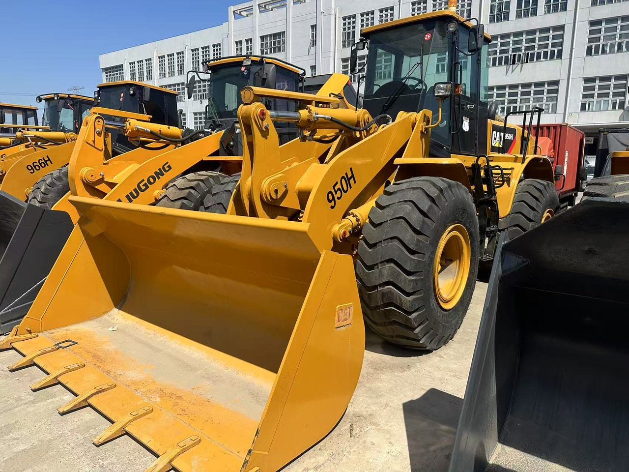 CATERPILLAR 950H - Натоварувач на тркала: слика 2 CATERPILLAR 950H - Натоварувач на тркала: слика 2