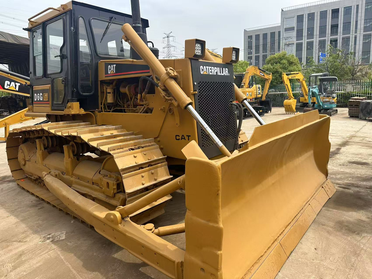 CATERPILLAR D6G - Булдожер: слика 1 CATERPILLAR D6G - Булдожер: слика 1