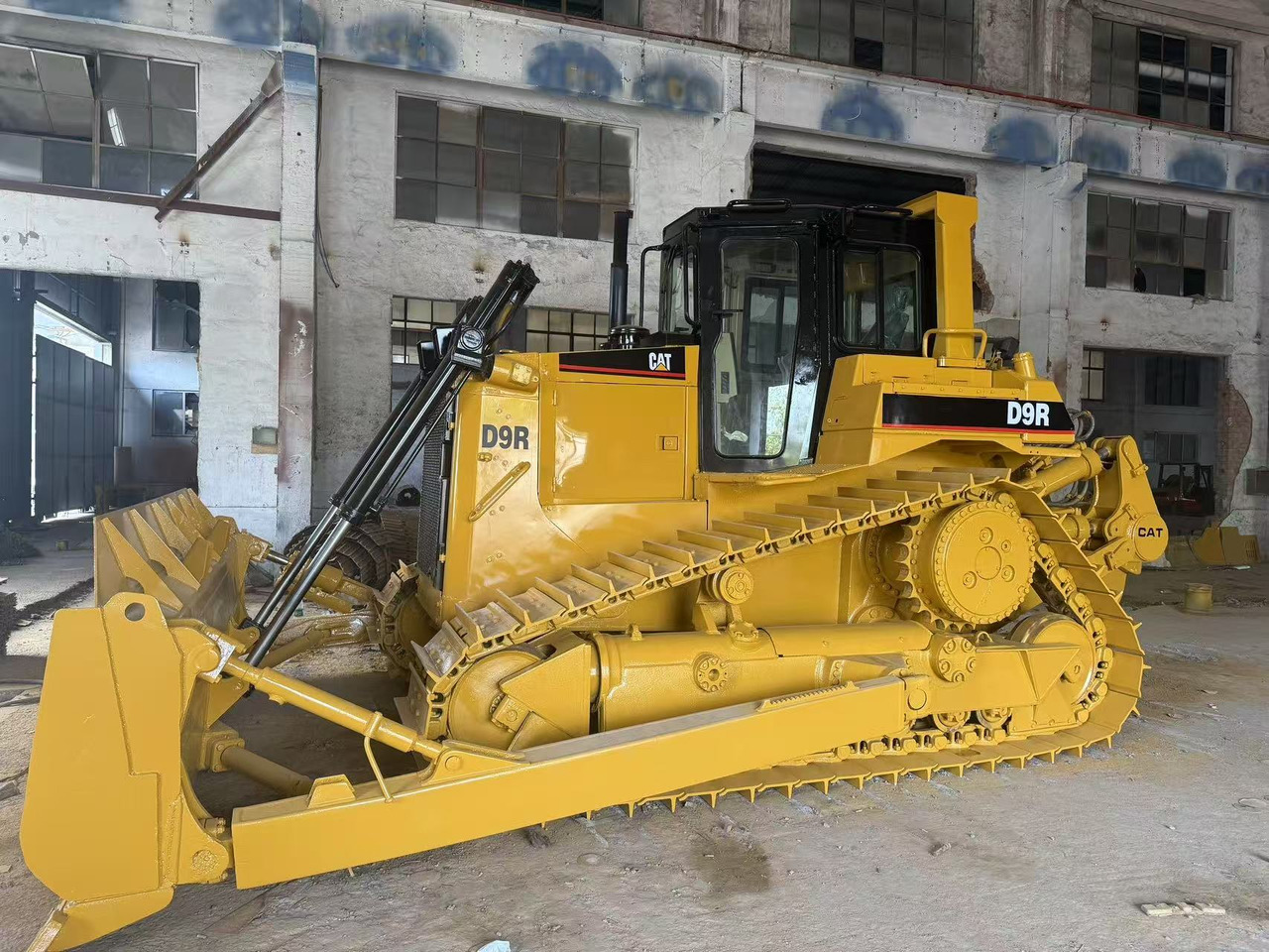 CATERPILLAR D9R - Булдожер: слика 3 CATERPILLAR D9R - Булдожер: слика 3