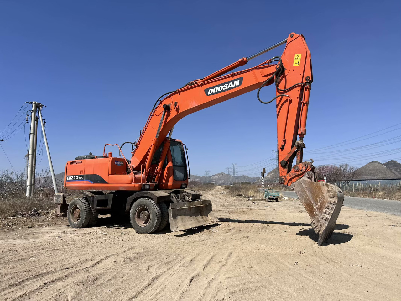 DOOSAN DH210W-7 - Багер на тркала: слика 2 DOOSAN DH210W-7 - Багер на тркала: слика 2