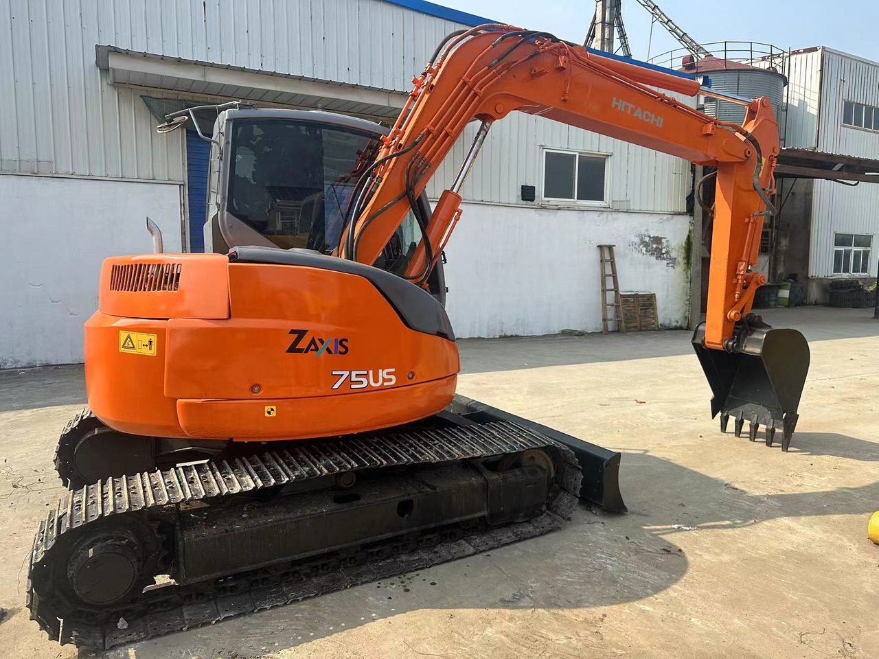 HITACHI ZX75 - Багер гасеничар: слика 4 HITACHI ZX75 - Багер гасеничар: слика 4