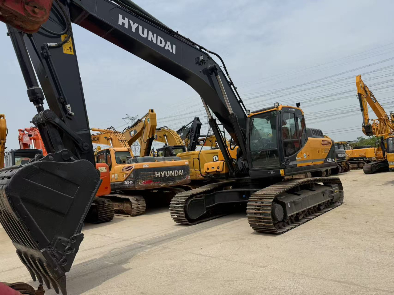HYUNDAI R330LC-9S - Багер гасеничар: слика 2 HYUNDAI R330LC-9S - Багер гасеничар: слика 2
