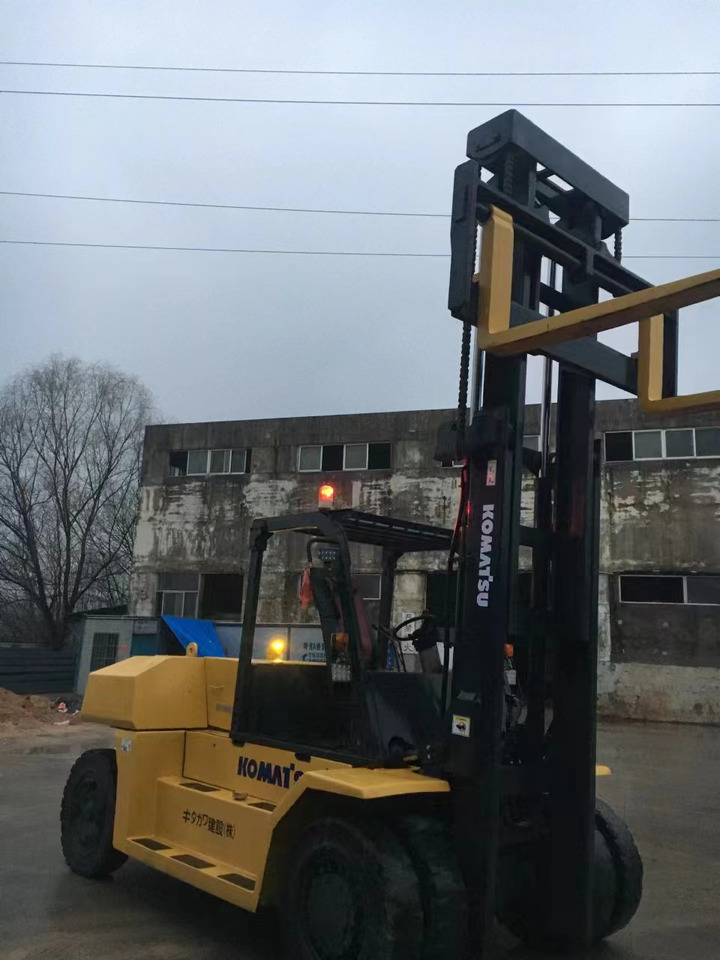 KOMATSU 15-ton - Дизел вилушкар: слика 3 KOMATSU 15-ton - Дизел вилушкар: слика 3