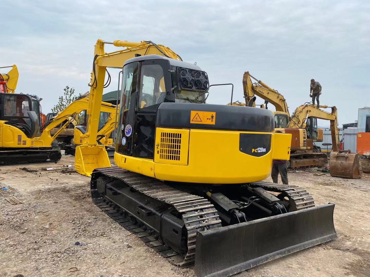 KOMATSU PC128US - Багер гасеничар: слика 3 KOMATSU PC128US - Багер гасеничар: слика 3