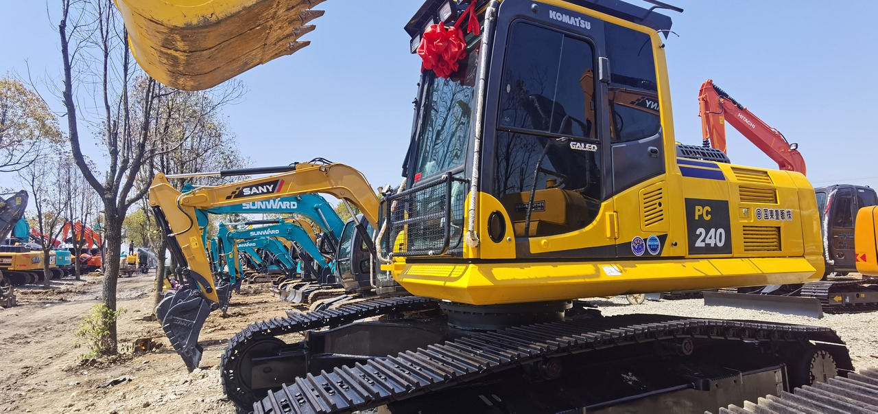 KOMATSU PC240-8 - Багер гасеничар: слика 2 KOMATSU PC240-8 - Багер гасеничар: слика 2