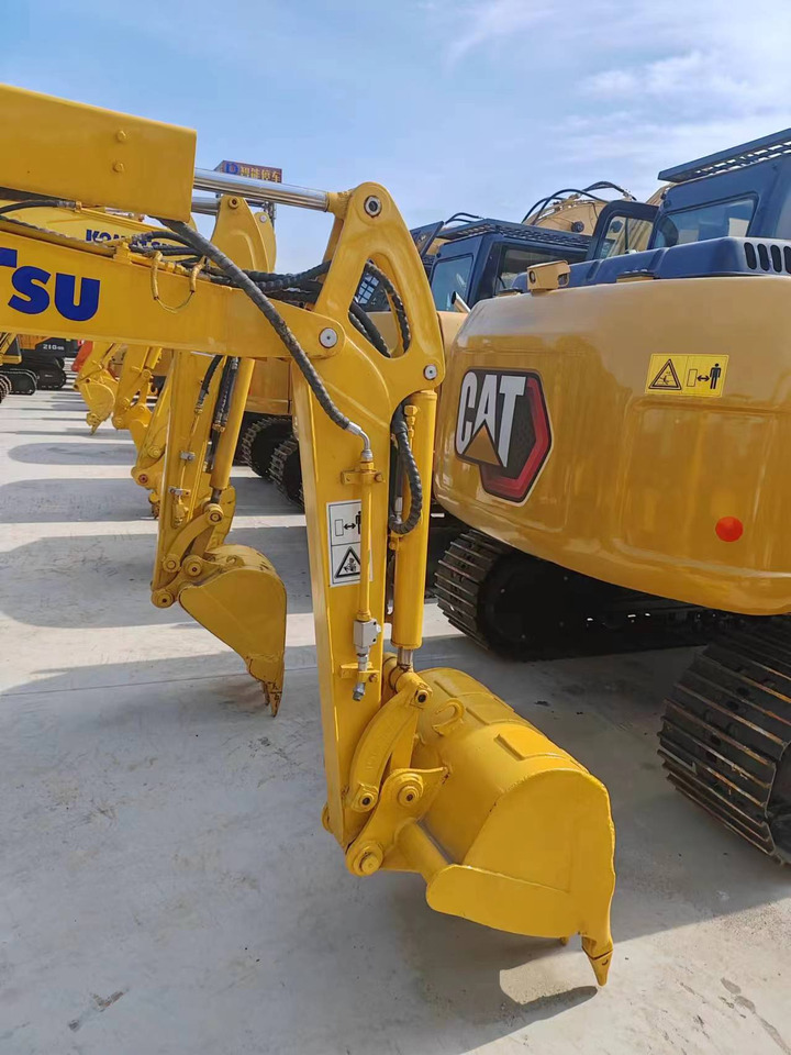 KOMATSU PC30 - Багер гасеничар: слика 2 KOMATSU PC30 - Багер гасеничар: слика 2