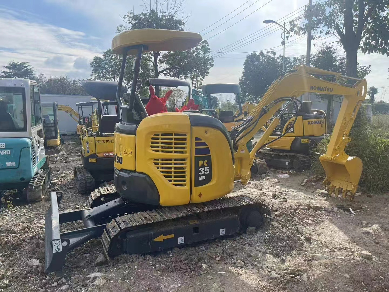 KOMATSU PC35 - Багер гасеничар: слика 1 KOMATSU PC35 - Багер гасеничар: слика 1
