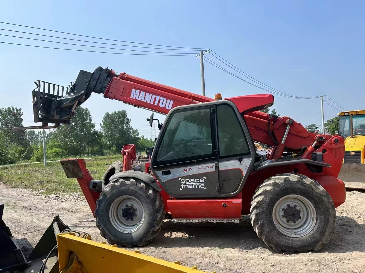 MANITOU MT1740SLT - Телескопски ракувач: слика 3 MANITOU MT1740SLT - Телескопски ракувач: слика 3