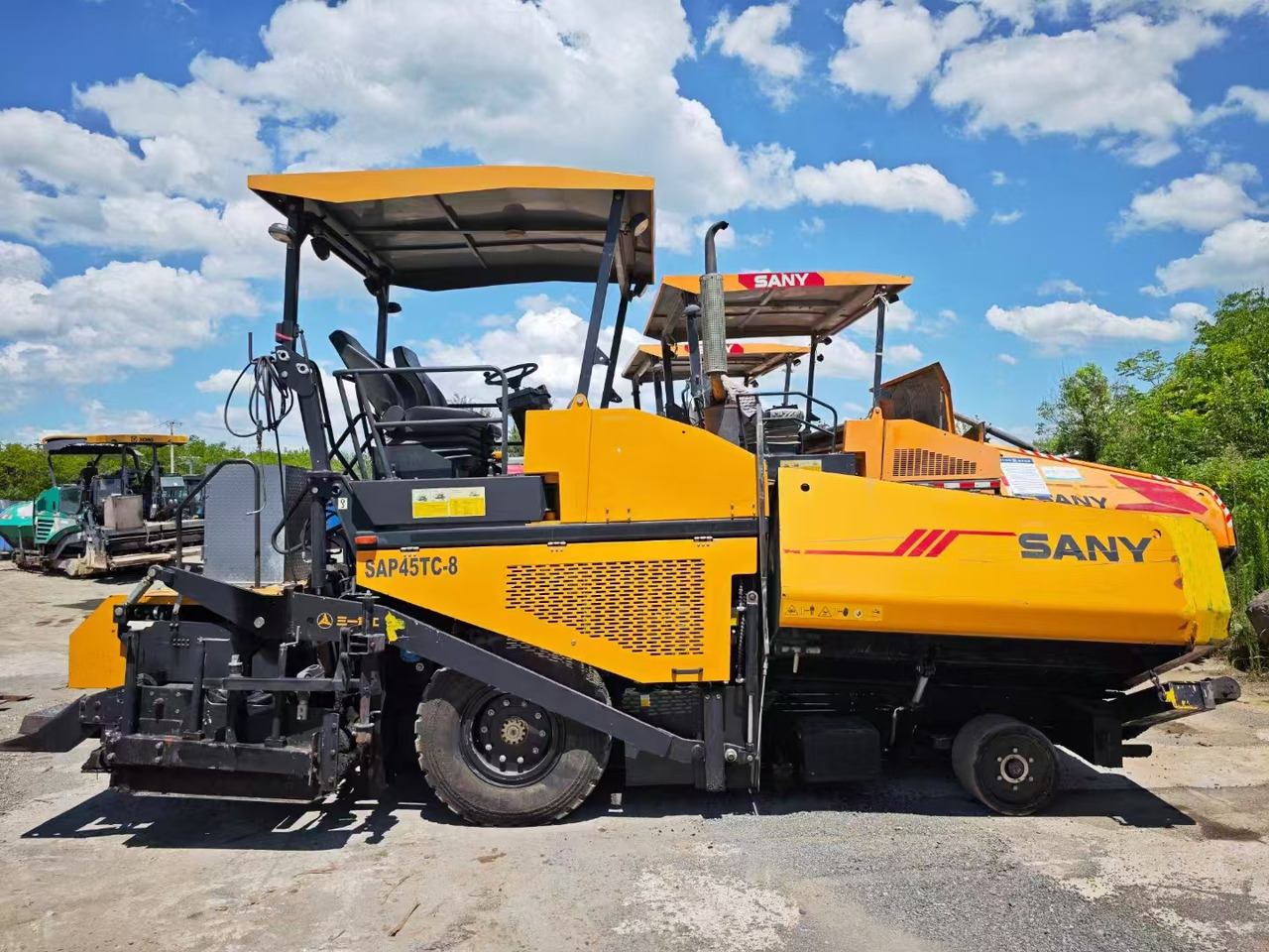 SANY SAP45TC-8 - Асфалтен поплочувач: слика 2 SANY SAP45TC-8 - Асфалтен поплочувач: слика 2