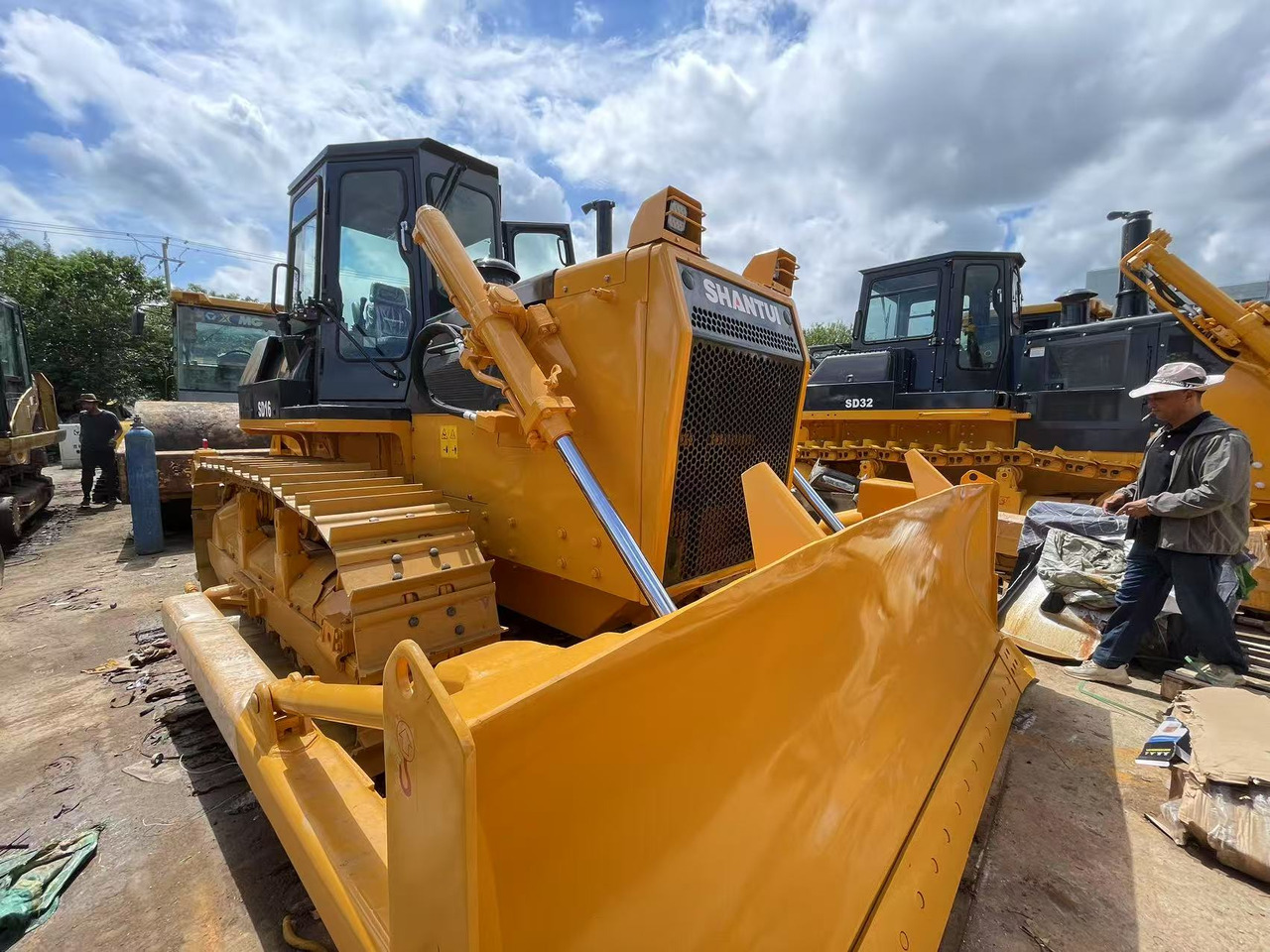 SHANTUI SD16 - Булдожер: слика 2 SHANTUI SD16 - Булдожер: слика 2