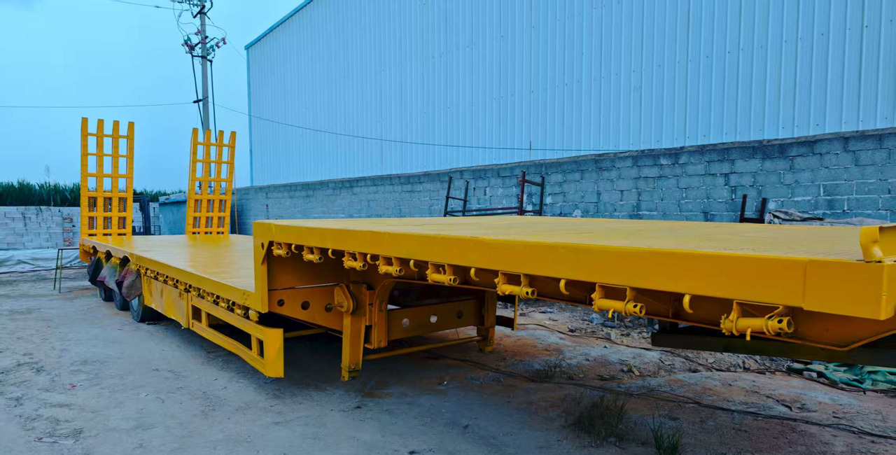 Trailer - Транспортер на контејнер/ Приколка со променливо тело: слика 2 Trailer - Транспортер на контејнер/ Приколка со променливо тело: слика 2