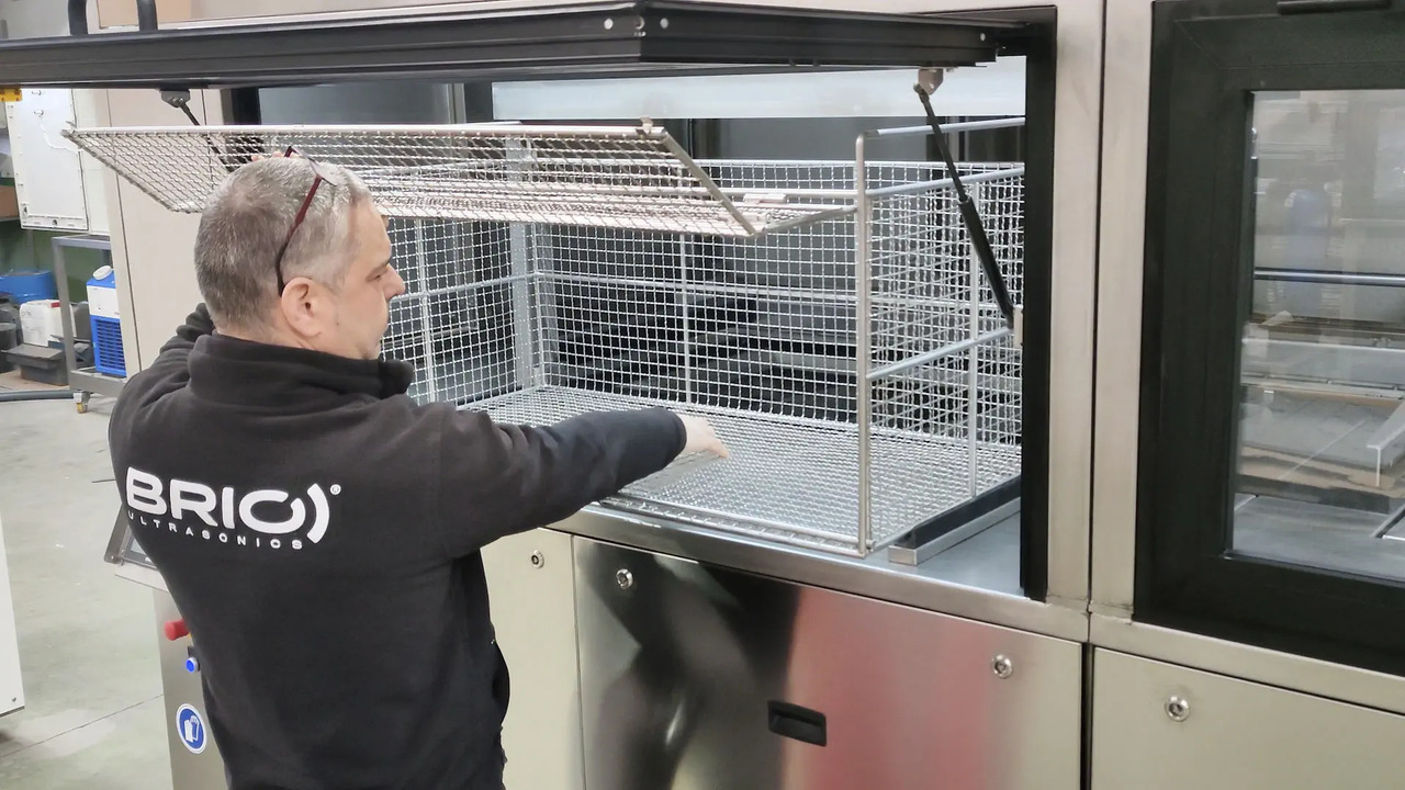 BRIO Ultrasonics BR-800 AMS Parts cleaning machine - Ултразвучна када: слика 4 BRIO Ultrasonics BR-800 AMS Parts cleaning machine - Ултразвучна када: слика 4
