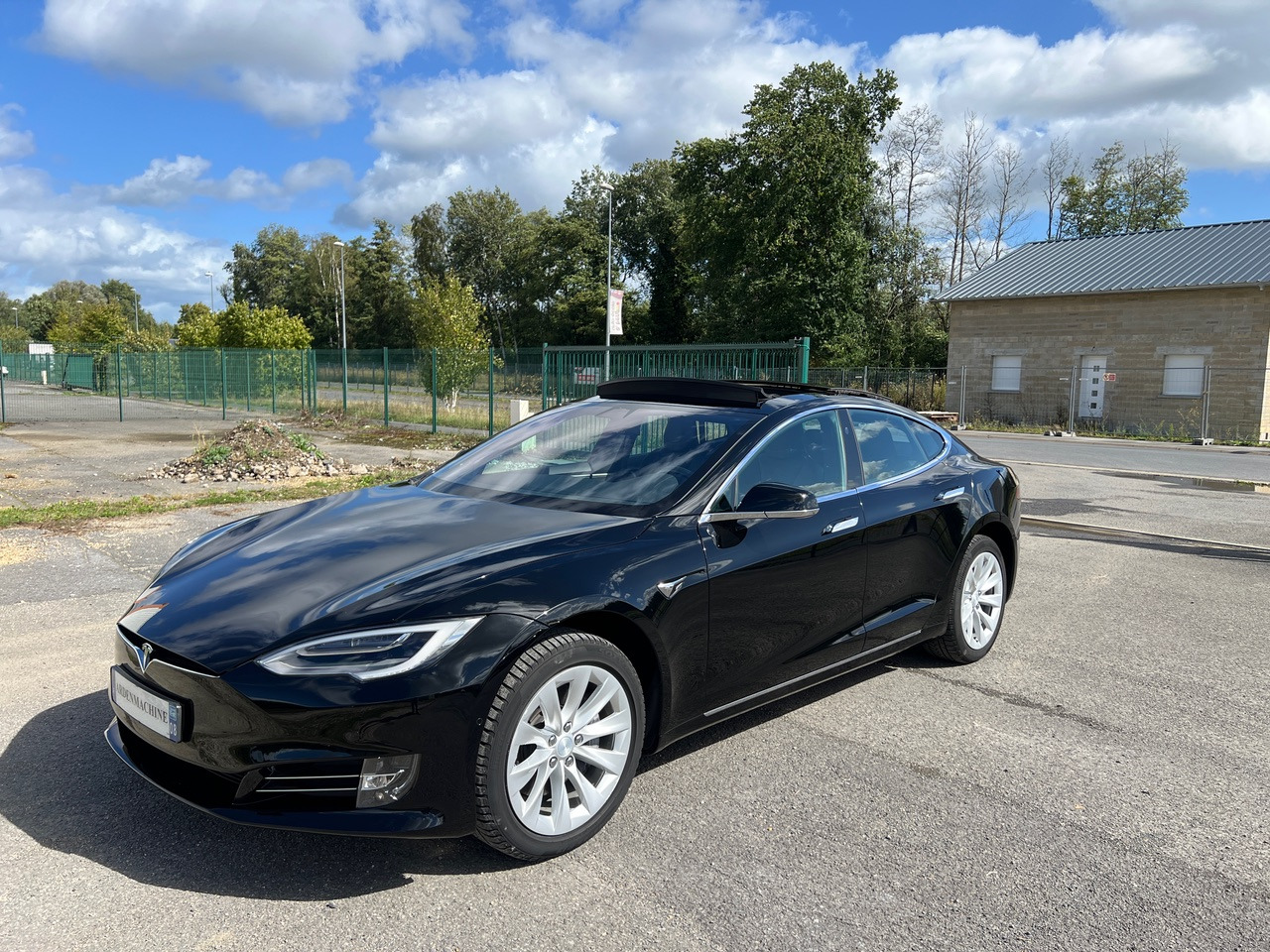TESLA Model S 75D -Capacité de conduite autonome – Phase 2 – 93% SOH - Седан: слика 1 TESLA Model S 75D -Capacité de conduite autonome – Phase 2 – 93% SOH - Седан: слика 1