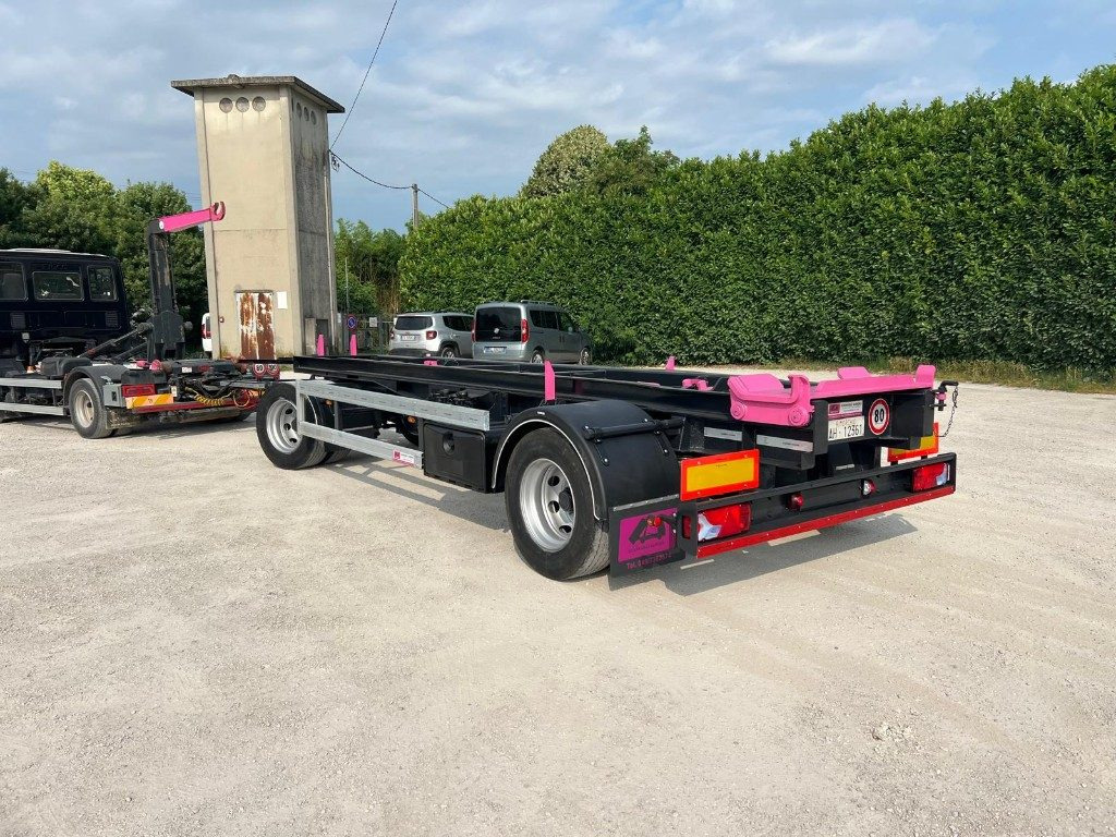 ATLAS RIMORCHIO ATLAS SCARRABILE - Роло/ Подизач приколка: слика 1 ATLAS RIMORCHIO ATLAS SCARRABILE - Роло/ Подизач приколка: слика 1