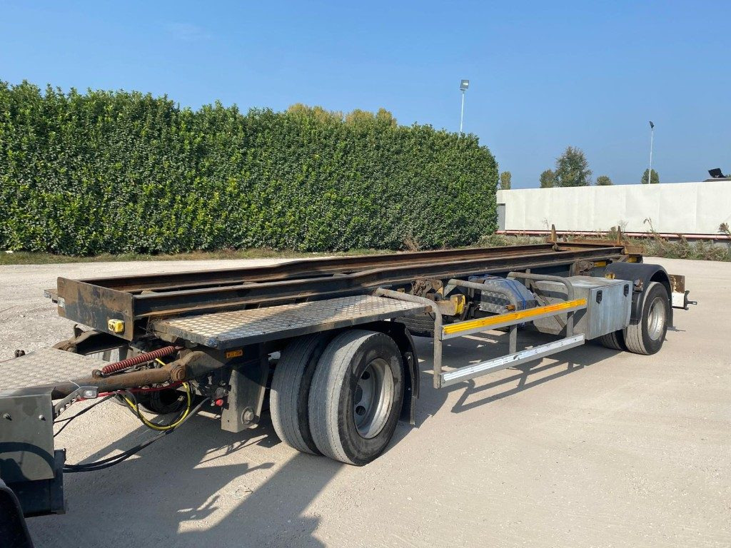 CARDI RIMORCHIO CARDI SCARRABILE PNEUMATICO - Роло/ Подизач приколка: слика 3 CARDI RIMORCHIO CARDI SCARRABILE PNEUMATICO - Роло/ Подизач приколка: слика 3