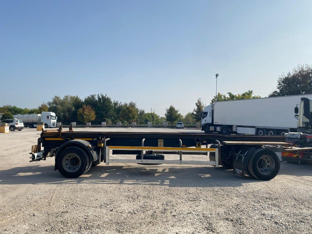 CARDI RIMORCHIO CARDI SCARRABILE PNEUMATICO - Роло/ Подизач приколка: слика 4 CARDI RIMORCHIO CARDI SCARRABILE PNEUMATICO - Роло/ Подизач приколка: слика 4