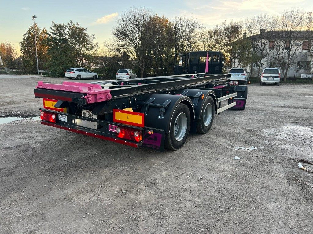 CARDI RIMORCHIO CARDI SCARRABILE RIBALTABILE - Роло/ Подизач приколка: слика 1 CARDI RIMORCHIO CARDI SCARRABILE RIBALTABILE - Роло/ Подизач приколка: слика 1