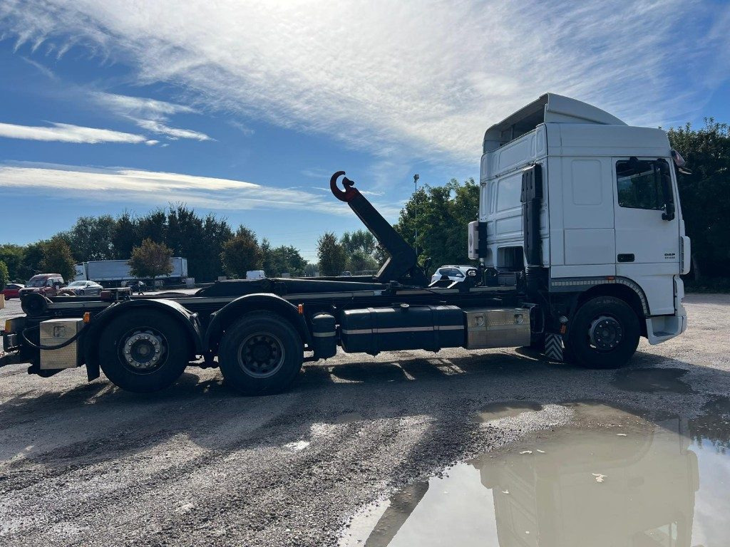 DAF XF530 SCARRABILE - Камион со кука за подигање: слика 5 DAF XF530 SCARRABILE - Камион со кука за подигање: слика 5