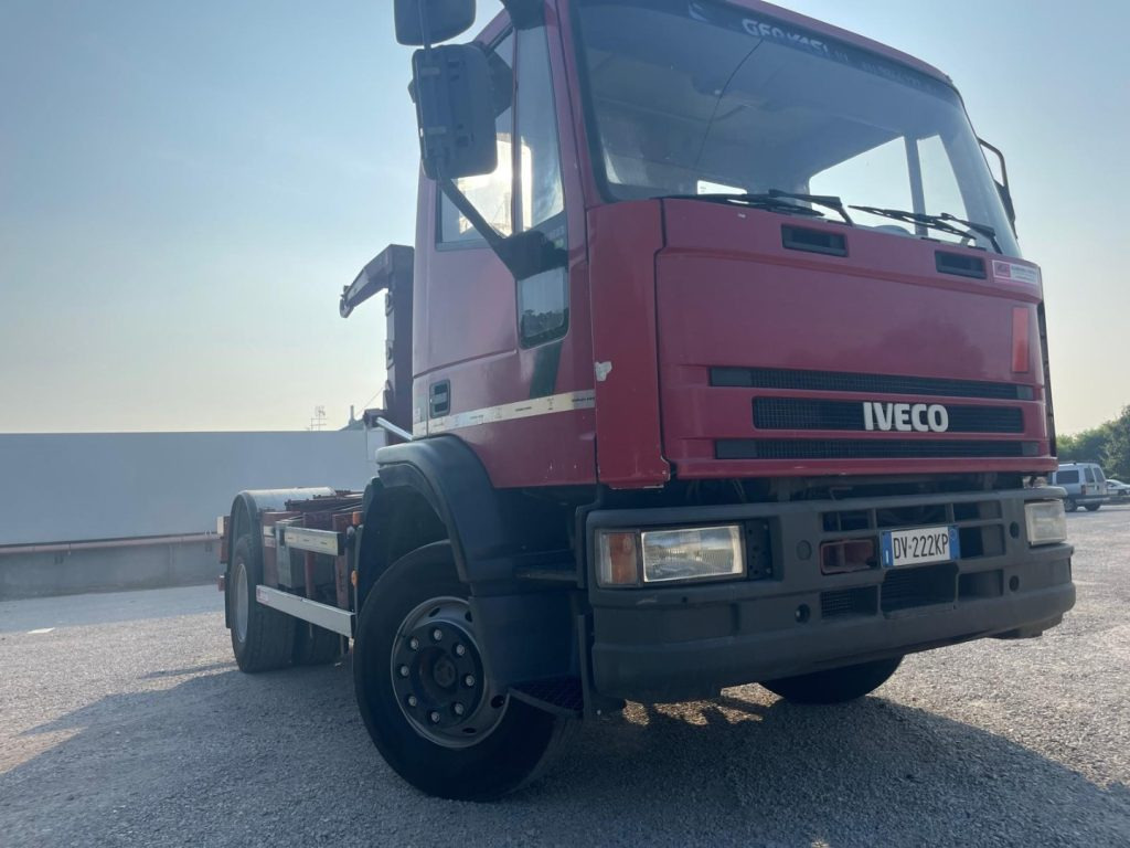 FIAT IVECO EUROCARGO 150E23 - Камион со кука за подигање: слика 2 FIAT IVECO EUROCARGO 150E23 - Камион со кука за подигање: слика 2