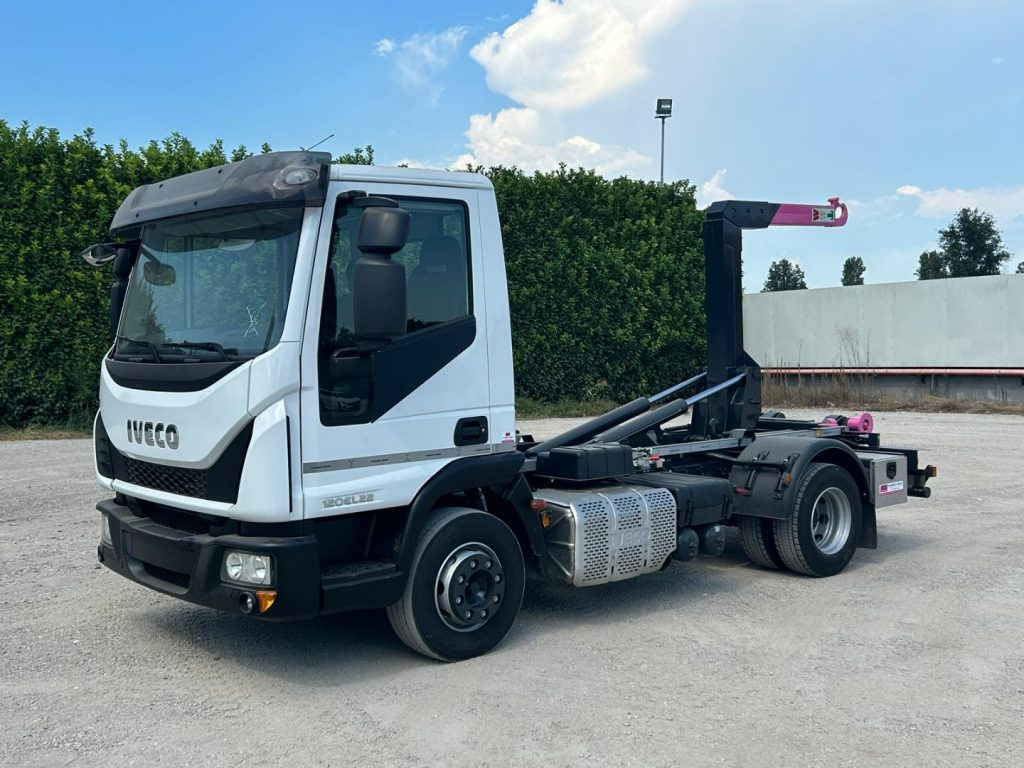 IVECO 120EL22 CON SCARRABILE NUOVO - Камион со кука за подигање: слика 1 IVECO 120EL22 CON SCARRABILE NUOVO - Камион со кука за подигање: слика 1