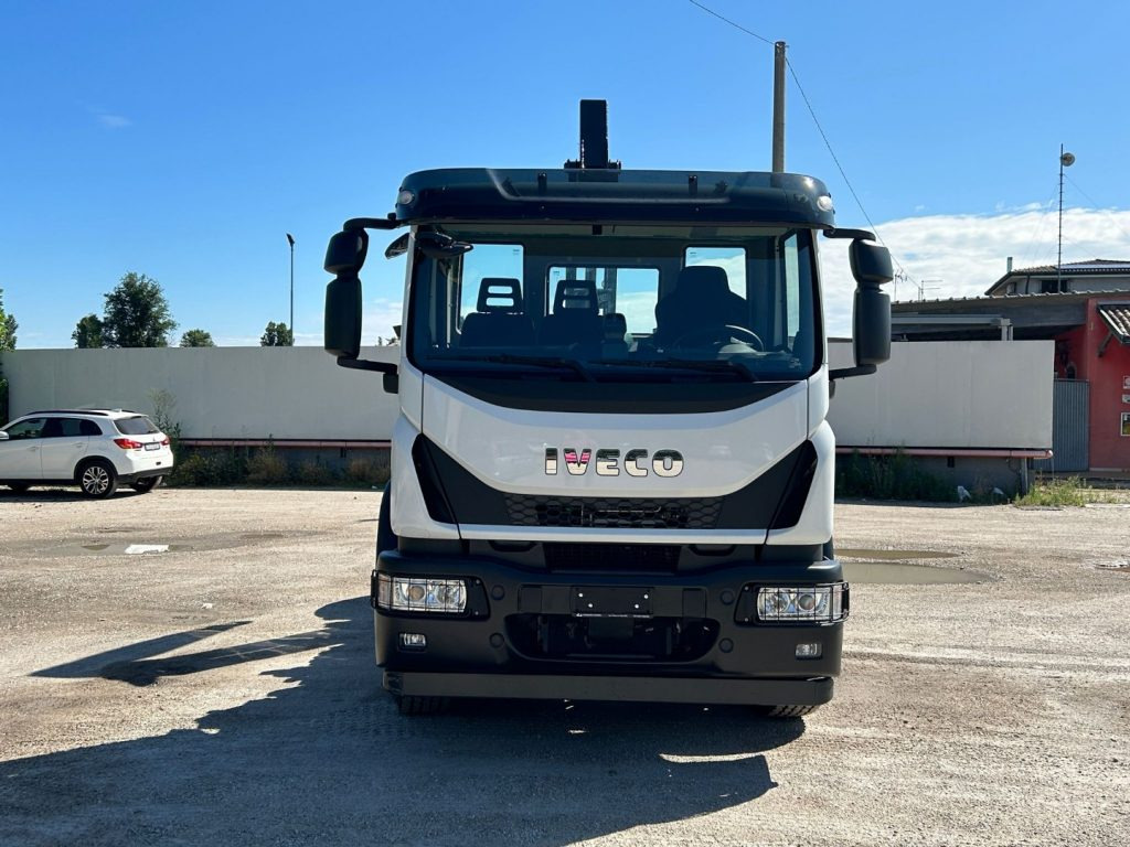 IVECO EUROCARGO 180E32K NUOVO SCARRABILE - Камион со кука за подигање: слика 2 IVECO EUROCARGO 180E32K NUOVO SCARRABILE - Камион со кука за подигање: слика 2