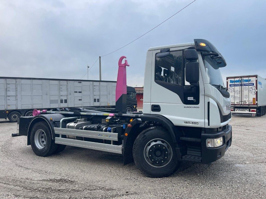 IVECO EUROCARGO 180K32 SCARRABILE NUOVO - Камион со кука за подигање: слика 5 IVECO EUROCARGO 180K32 SCARRABILE NUOVO - Камион со кука за подигање: слика 5