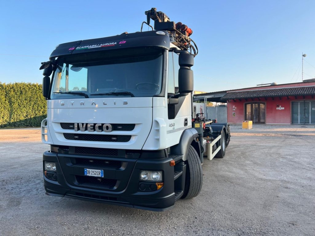IVECO STRALIS 260E45 SCARRABILE - Камион со кука за подигање, Камион со кран: слика 2 IVECO STRALIS 260E45 SCARRABILE - Камион со кука за подигање, Камион со кран: слика 2