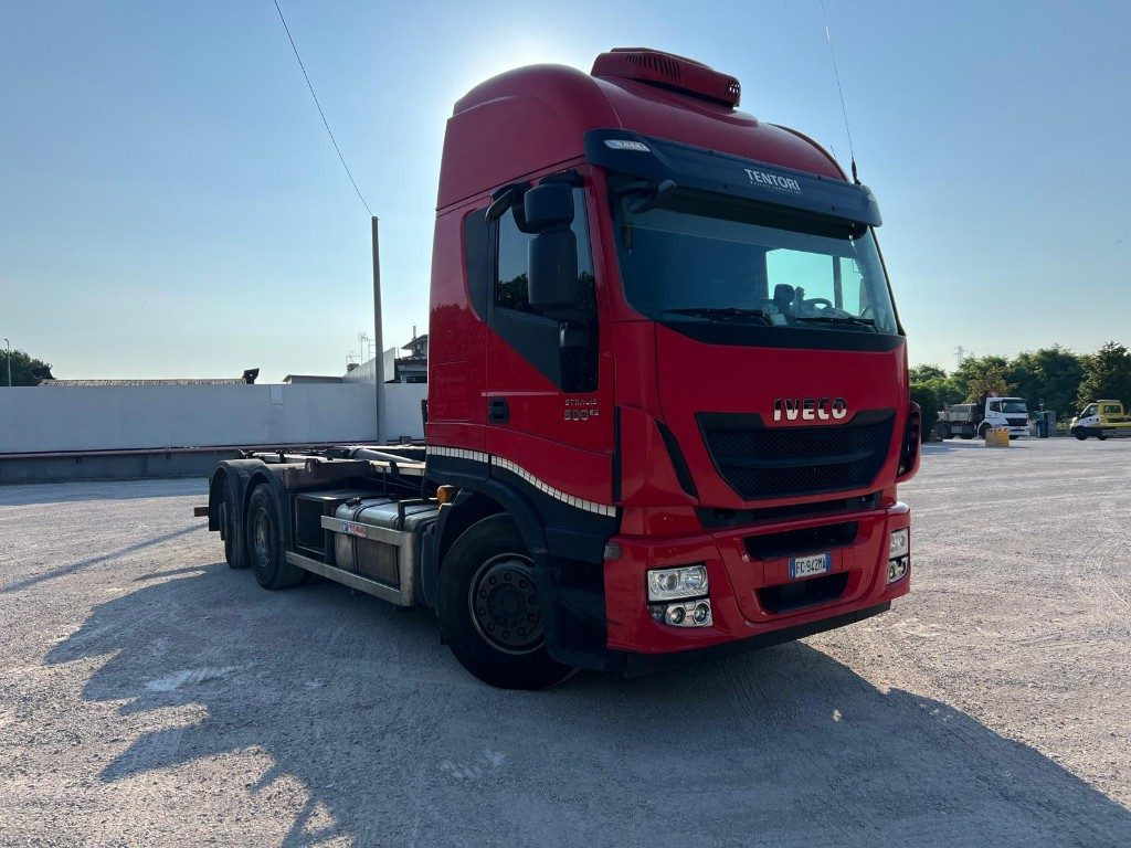 IVECO STRALIS 500 SCARRABILE - Камион со кука за подигање: слика 2 IVECO STRALIS 500 SCARRABILE - Камион со кука за подигање: слика 2