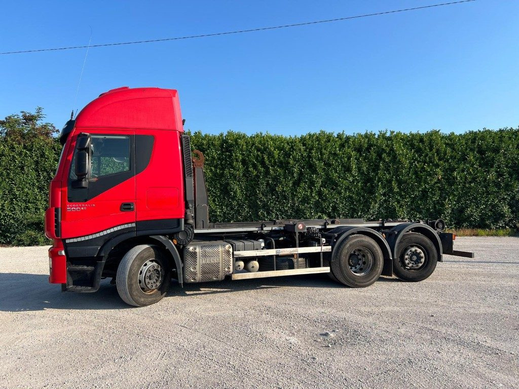 IVECO STRALIS 500 SCARRABILE - Камион со кука за подигање: слика 3 IVECO STRALIS 500 SCARRABILE - Камион со кука за подигање: слика 3