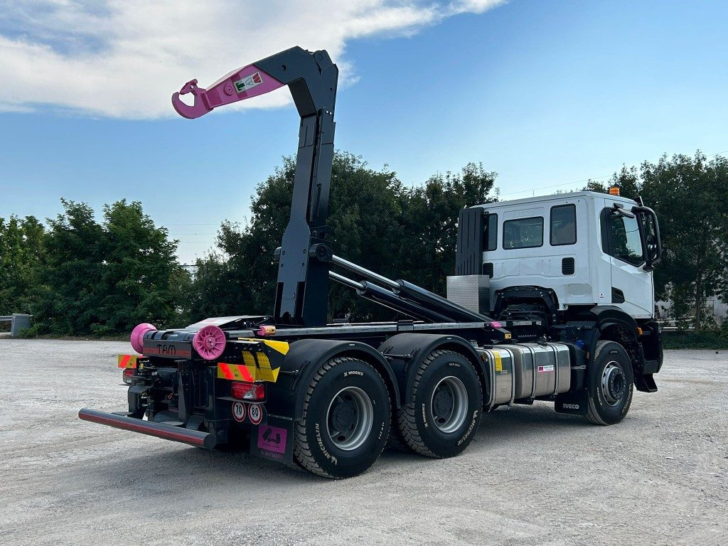 IVECO TRAKKER T-WAY AD380T NUOVO SCARRABILE - Камион со кука за подигање: слика 5 IVECO TRAKKER T-WAY AD380T NUOVO SCARRABILE - Камион со кука за подигање: слика 5