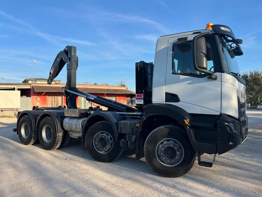 IVECO TRAKKER T-WAY AD500 NUOVO SCARRABILE - Камион со кука за подигање: слика 4 IVECO TRAKKER T-WAY AD500 NUOVO SCARRABILE - Камион со кука за подигање: слика 4