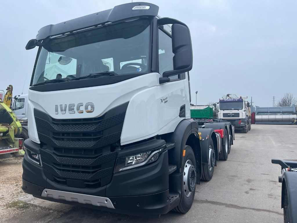 IVECO X-WAY AD350X480YPS SCARRABILE NUOVO - Камион со кука за подигање: слика 1 IVECO X-WAY AD350X480YPS SCARRABILE NUOVO - Камион со кука за подигање: слика 1