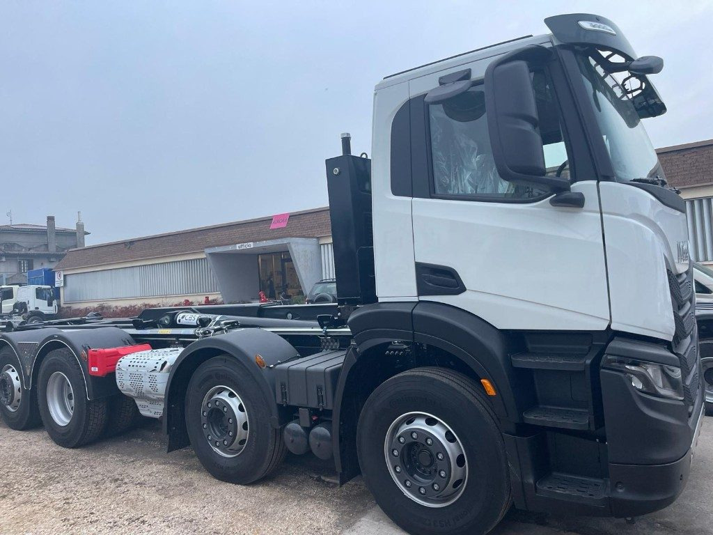 IVECO X-WAY AD350X480YPS SCARRABILE NUOVO - Камион со кука за подигање: слика 3 IVECO X-WAY AD350X480YPS SCARRABILE NUOVO - Камион со кука за подигање: слика 3