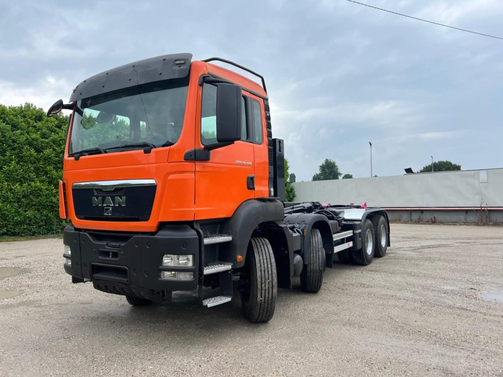 MAN TGS 35.480 SCARRABILE - Камион со кука за подигање: слика 2 MAN TGS 35.480 SCARRABILE - Камион со кука за подигање: слика 2