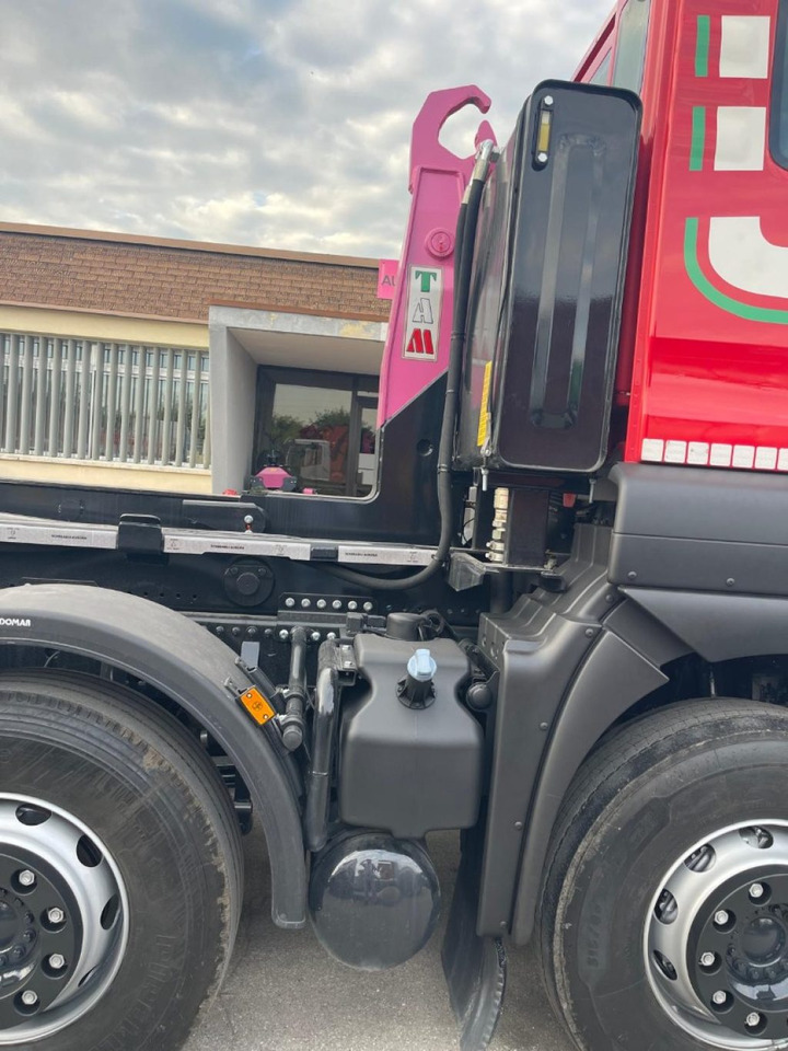 MAN TGS 41.480 SCARRABILE - Камион со кука за подигање: слика 4 MAN TGS 41.480 SCARRABILE - Камион со кука за подигање: слика 4
