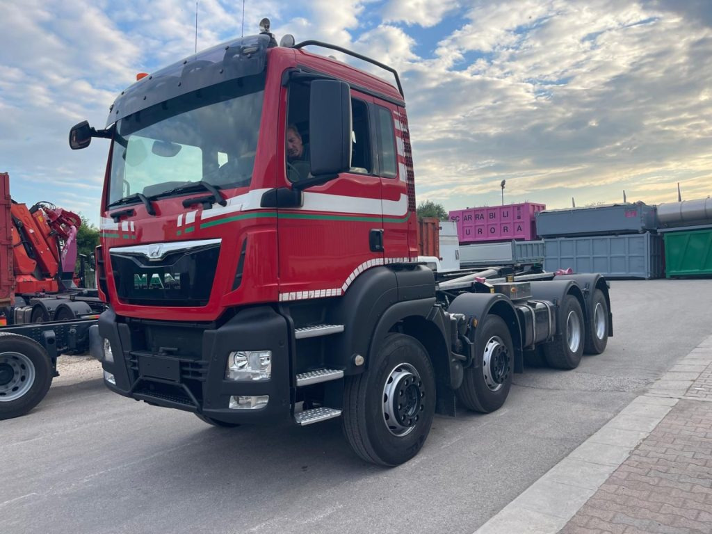 MAN TGS 41.480 SCARRABILE - Камион со кука за подигање: слика 1 MAN TGS 41.480 SCARRABILE - Камион со кука за подигање: слика 1