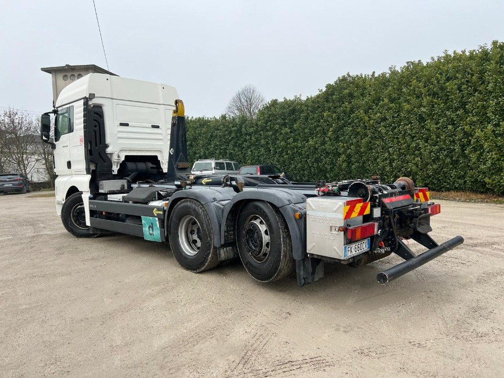 MAN TGX 26.500 USATO SCARRABILE 6X2 - Камион со кука за подигање: слика 3 MAN TGX 26.500 USATO SCARRABILE 6X2 - Камион со кука за подигање: слика 3