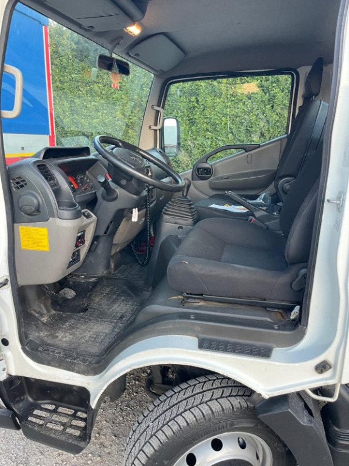 NISSAN NT400 SCARRABILE PATENTE B - Камион со кука за подигање: слика 4 NISSAN NT400 SCARRABILE PATENTE B - Камион со кука за подигање: слика 4