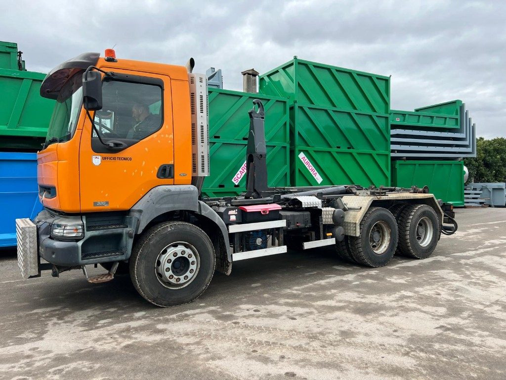 RENAULT KERAX 320 SCARRABILE - Камион со кука за подигање: слика 4 RENAULT KERAX 320 SCARRABILE - Камион со кука за подигање: слика 4