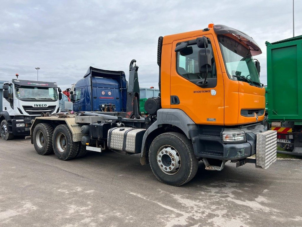 RENAULT KERAX 320 SCARRABILE - Камион со кука за подигање: слика 2 RENAULT KERAX 320 SCARRABILE - Камион со кука за подигање: слика 2