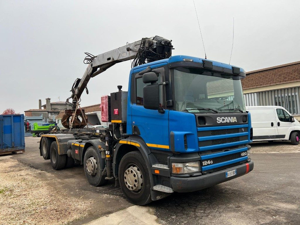 SCANIA 124GB 420 SCARRABILE CON GRU - Камион со кука за подигање: слика 3 SCANIA 124GB 420 SCARRABILE CON GRU - Камион со кука за подигање: слика 3
