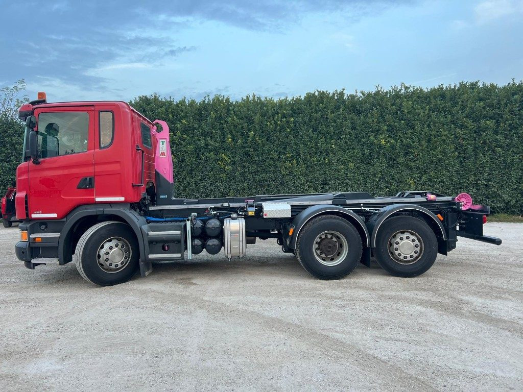 SCANIA G440 SCARRABILE NUOVO PNEUMATICO POSTERIORE - Камион со кука за подигање: слика 3 SCANIA G440 SCARRABILE NUOVO PNEUMATICO POSTERIORE - Камион со кука за подигање: слика 3
