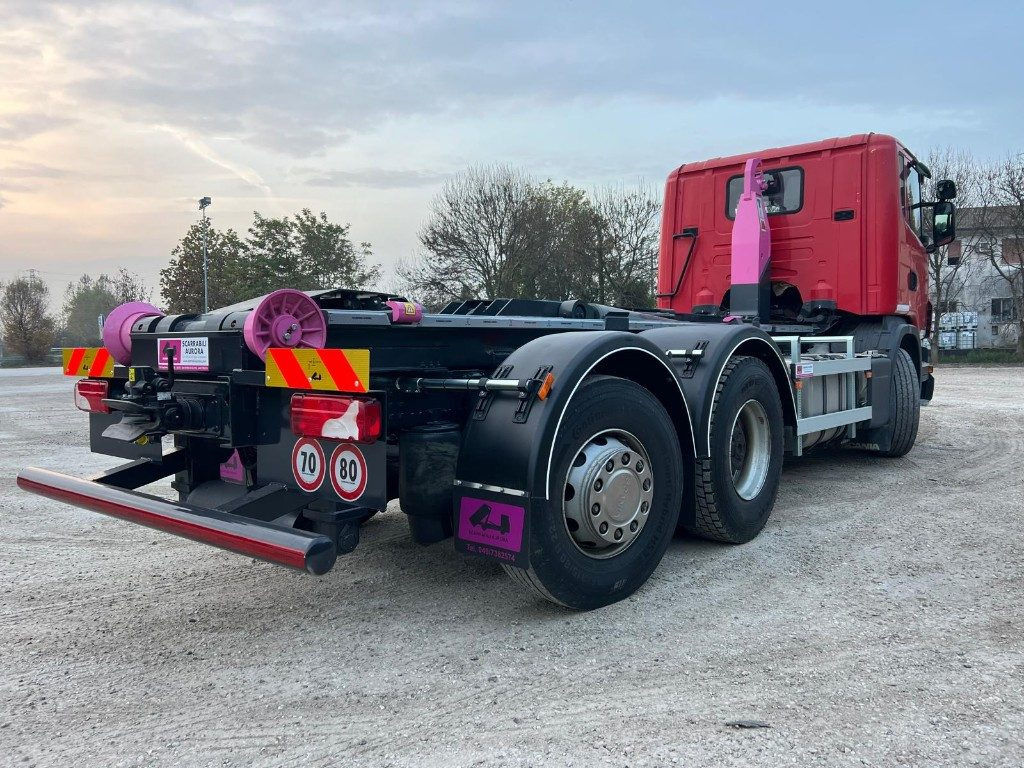 SCANIA G440 SCARRABILE NUOVO PNEUMATICO POSTERIORE - Камион со кука за подигање: слика 5 SCANIA G440 SCARRABILE NUOVO PNEUMATICO POSTERIORE - Камион со кука за подигање: слика 5